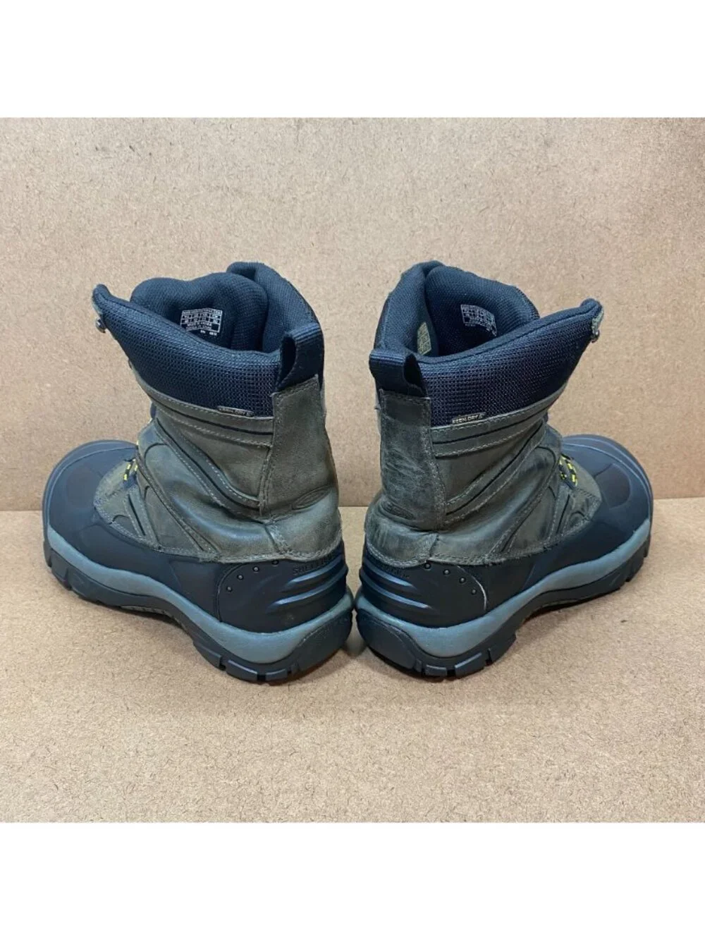 Keen Summit County ll Mens Waterproof Insulated Winter Boots Size 12 Outdoor